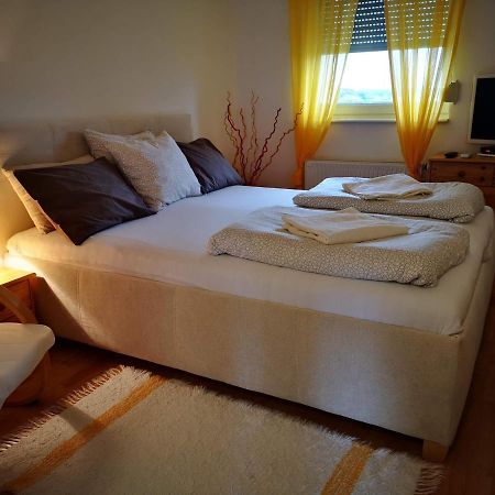 Mészáros apartman Buk Exterior foto