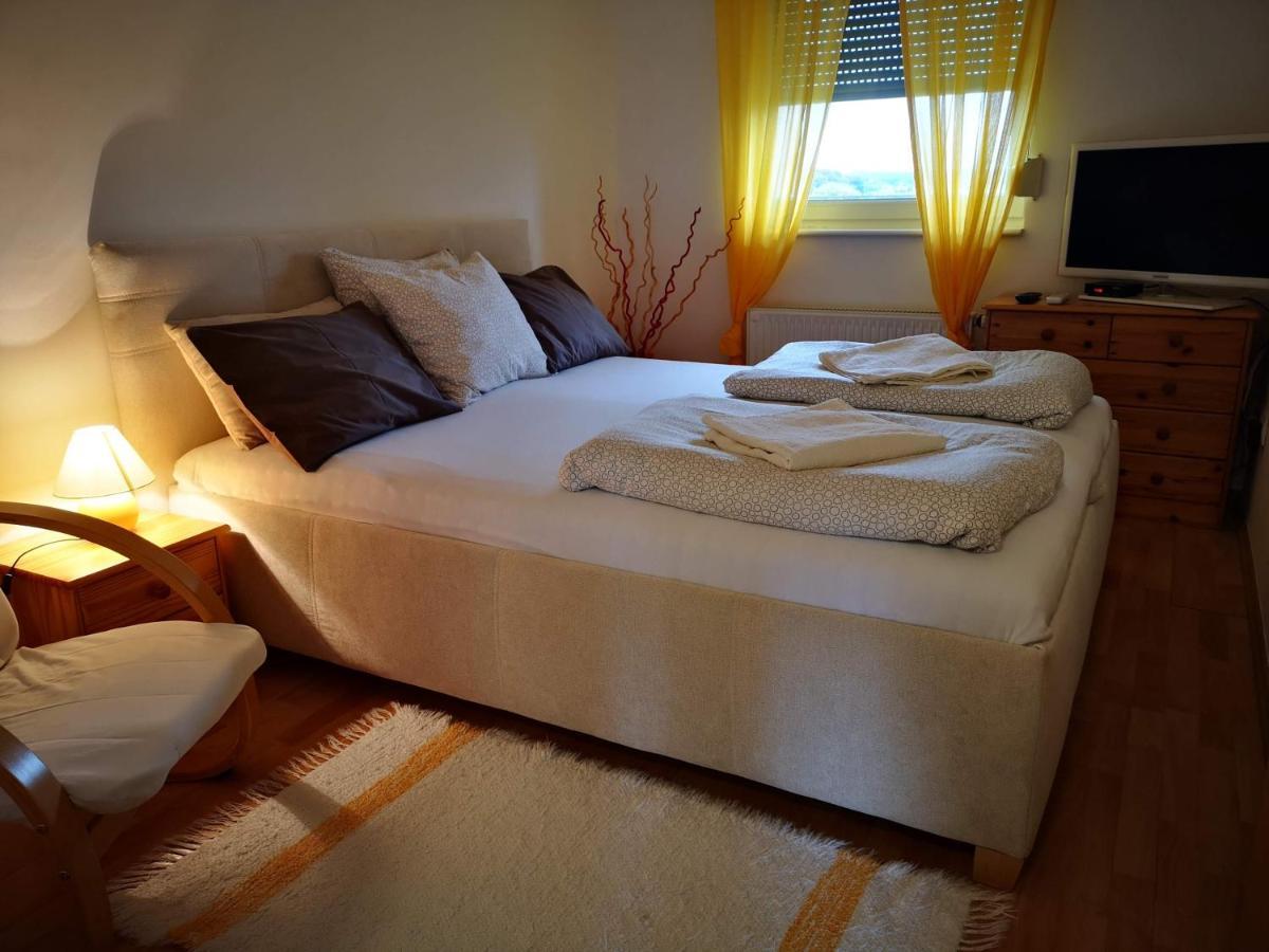 Mészáros apartman Buk Exterior foto